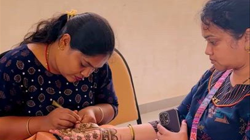 Mohak Mehendi team work