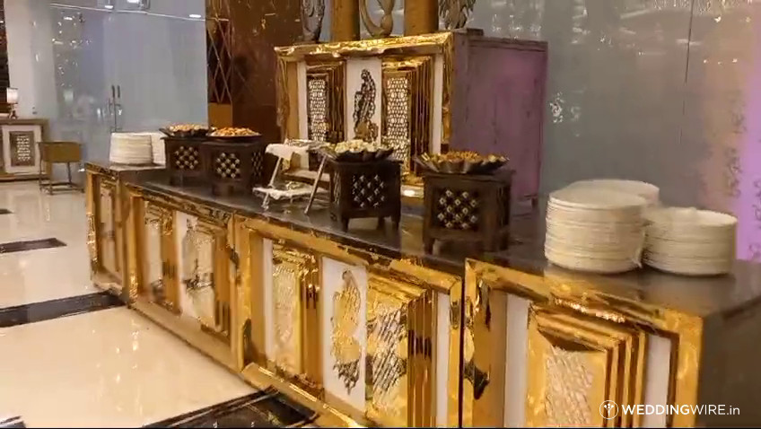 Holiday Grand Hotel & Banquet