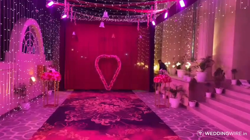 Holiday Grand Hotel & Banquet