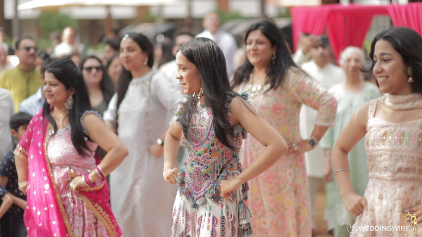 Mehndi Family Performances 