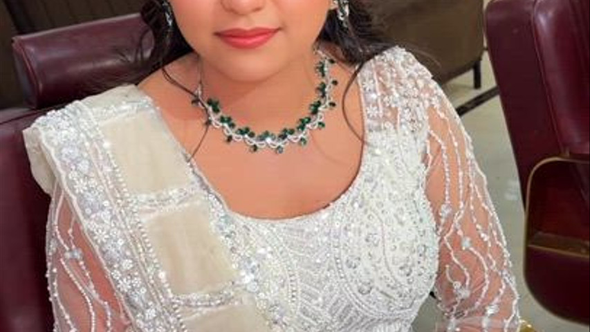 “Bridal Makeup in Varanasi by the Best Makeup Artist in Varanasi at Beauty Island Salon”
