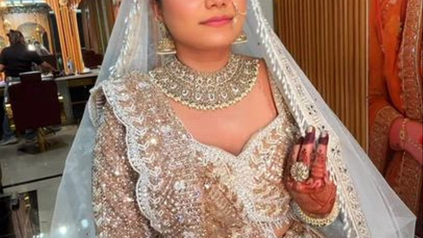 “Bridal Makeup in Varanasi by the Best Makeup Artist in Varanasi at Beauty Island Salon”