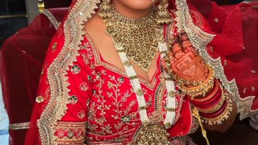 “Bridal Makeup in Varanasi by the Best Makeup Artist in Varanasi at Beauty Island Salon”