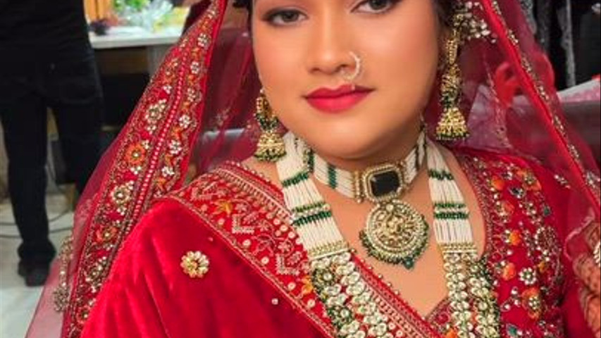 “Bridal Makeup in Varanasi by the Best Makeup Artist in Varanasi at Beauty Island Salon”