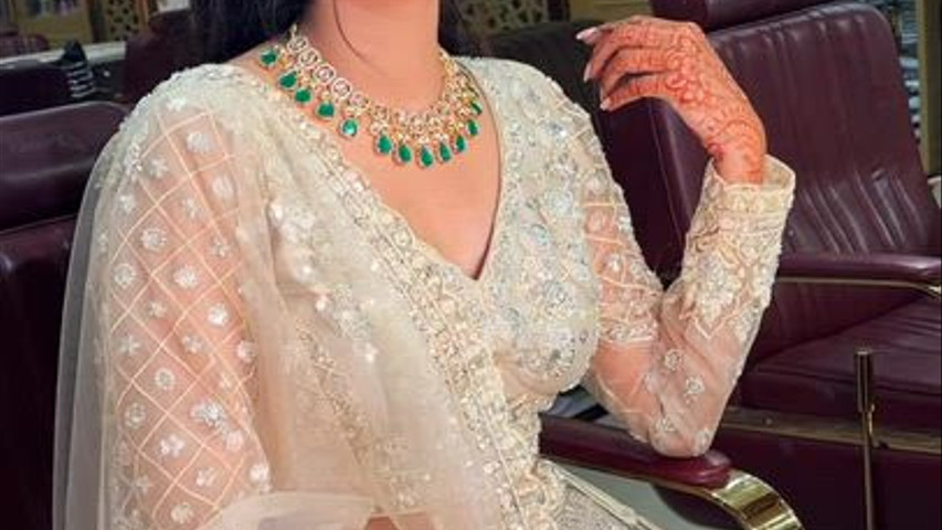 “Bridal Makeup in Varanasi by the Best Makeup Artist in Varanasi at Beauty Island Salon”