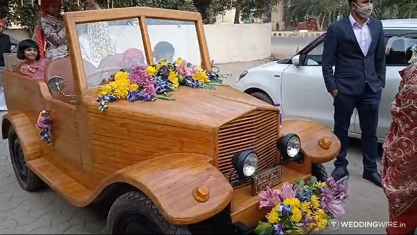 Paramjeet Limousine and Vintage Car