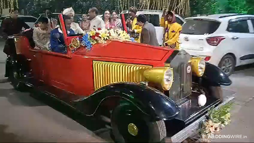 Paramjeet Limousine and Vintage Car