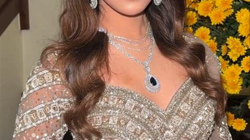AWM - Makeovers by Aastha