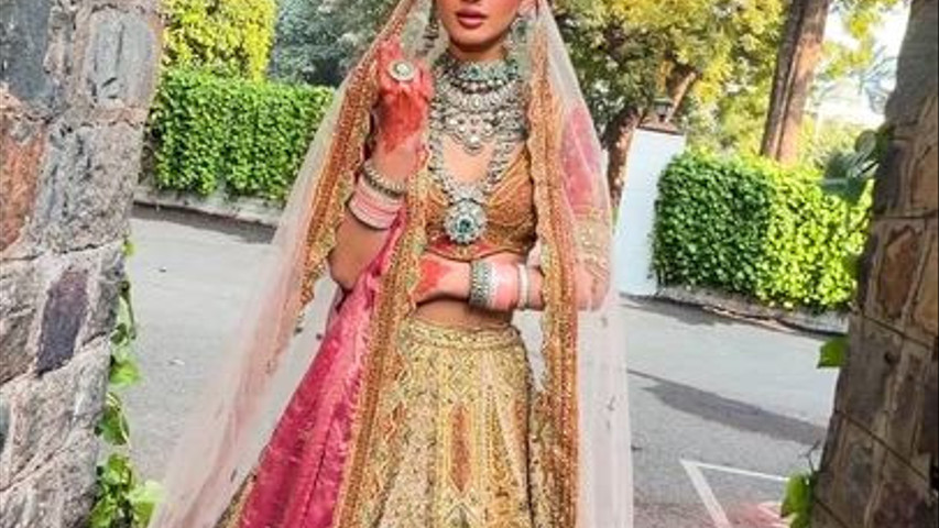 AWM - Makeovers by Aastha