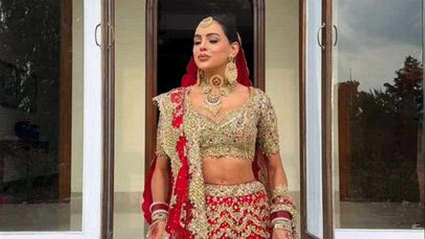 AWM - Makeovers by Aastha