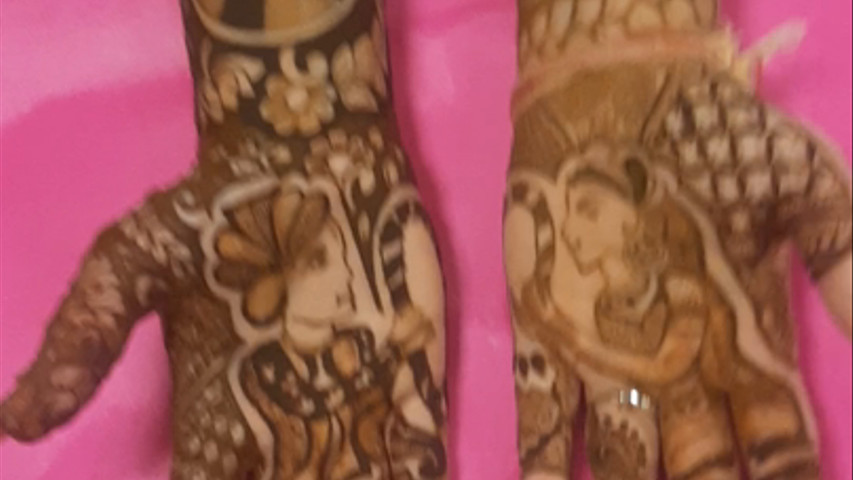 Ravi Mehndi Professional Artist 