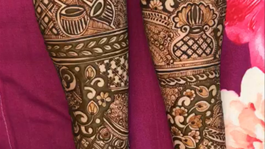 Ravi Mehndi Professional Artist 