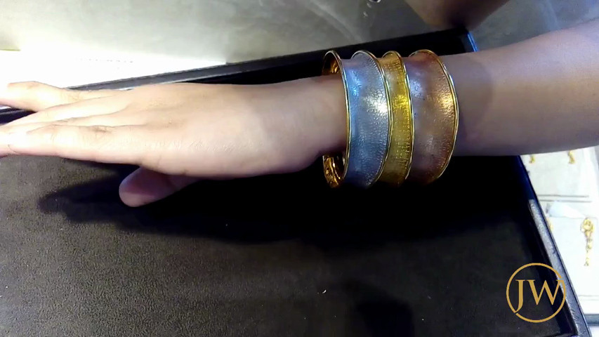 22 Carat Gold bangle from Jewellery World