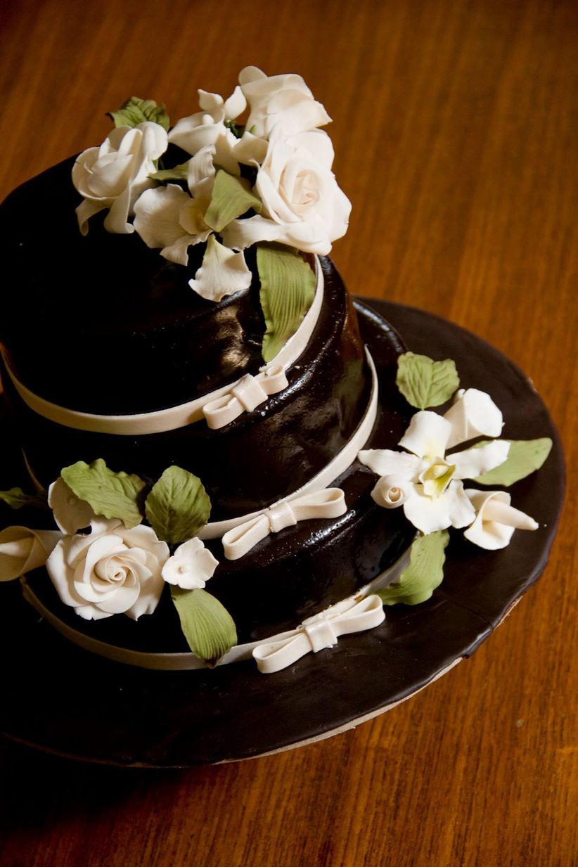 20 Chocolate Wedding Cake Designs That Will Make You Crave for Some ...