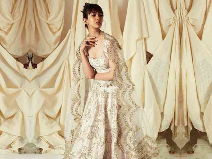 8 Gorgeous Brides and Their Pakistani Wedding Dresses That Are Giving Us Major Fashion Goals