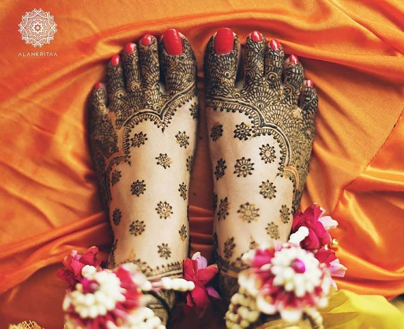 70 Simple Mehndi Designs For Brides To Be