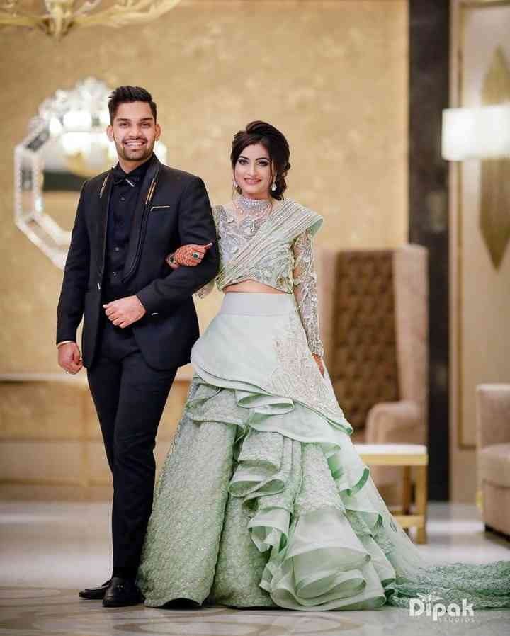 Best couple dress for reception sale