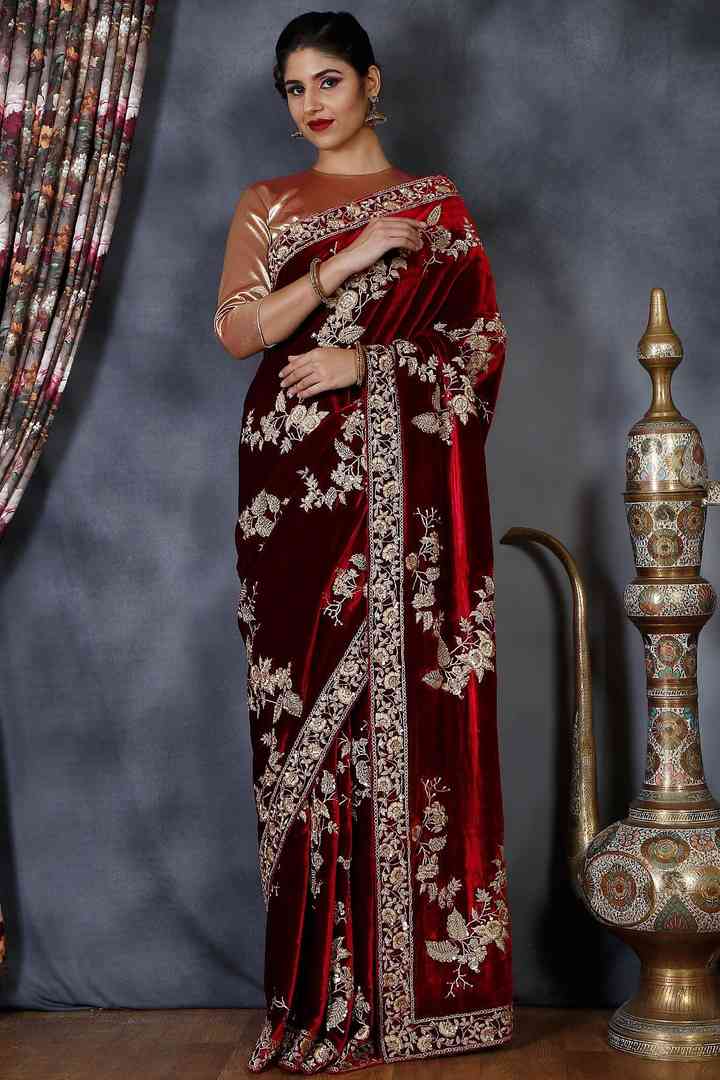 9 Dazzling Reception Sarees For Indian Weddings That Make You A