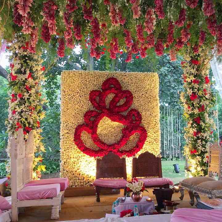12 Awe Inspiring Wedding Mandap Decoration With Flowers You Wouldn