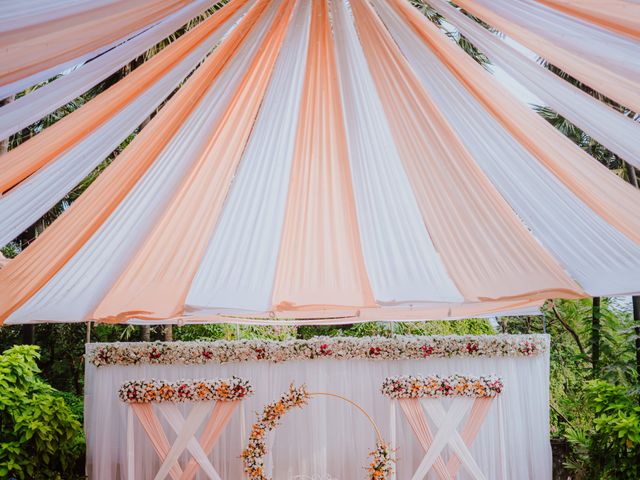 Jahnabi and Himanshu's wedding in Mumbai, Maharashtra 5