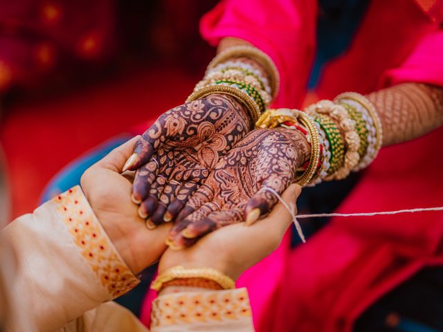 Jahnabi and Himanshu's wedding in Mumbai, Maharashtra 8