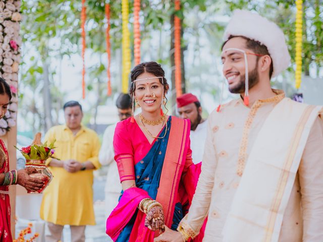 Jahnabi and Himanshu's wedding in Mumbai, Maharashtra 9