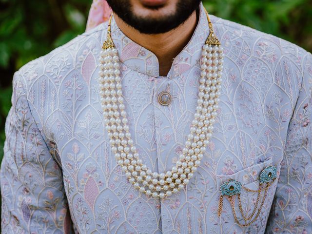 Jahnabi and Himanshu's wedding in Mumbai, Maharashtra 13