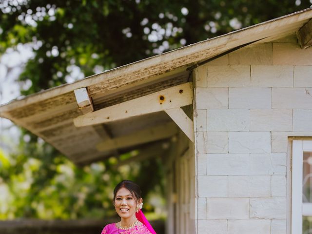 Jahnabi and Himanshu's wedding in Mumbai, Maharashtra 15