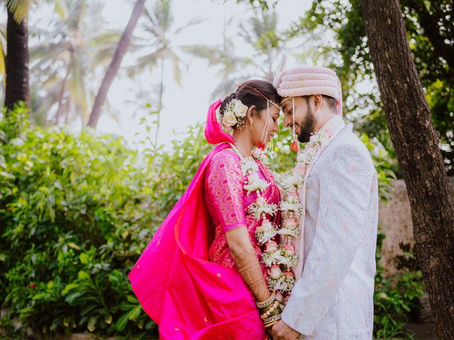 Jahnabi and Himanshu's wedding in Mumbai, Maharashtra 24