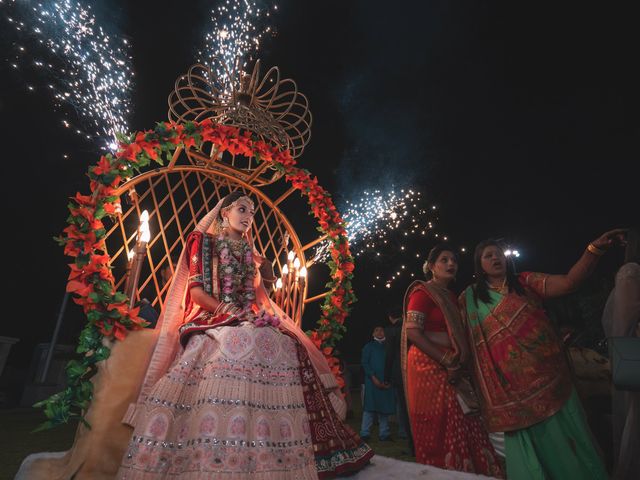 Bansi and Abhi&apos;s wedding in Mumbai, Maharashtra 17