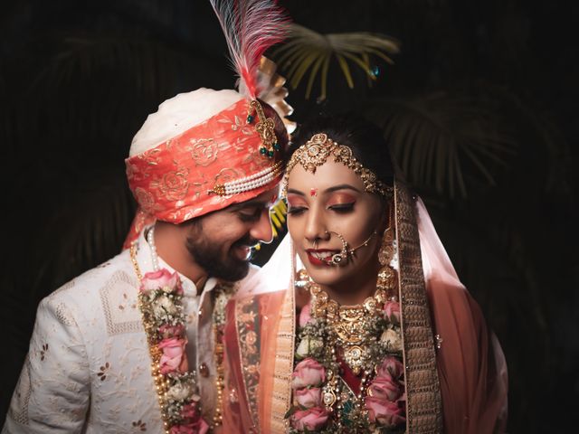 Bansi and Abhi&apos;s wedding in Mumbai, Maharashtra 35