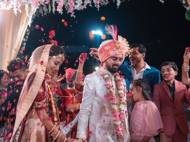 Bansi and Abhi&apos;s wedding in Mumbai, Maharashtra 44