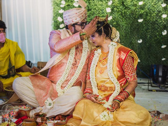 Shodhana and Naveen&apos;s wedding in Hyderabad, Telangana 40