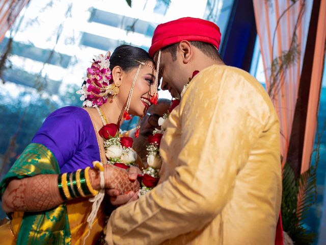 Mayuri and Pradeep&apos;s wedding in Mumbai, Maharashtra 27