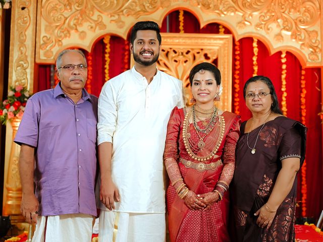 Devi and Govind&apos;s wedding in Ernakulam, Kerala 30
