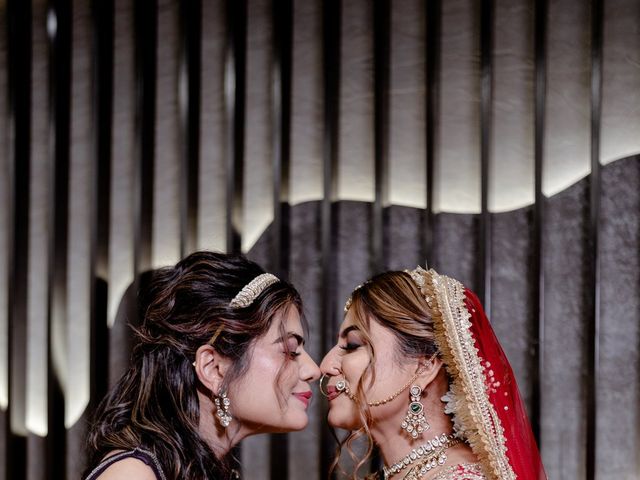 Riddhi and Tushar's wedding in Mumbai, Maharashtra 12