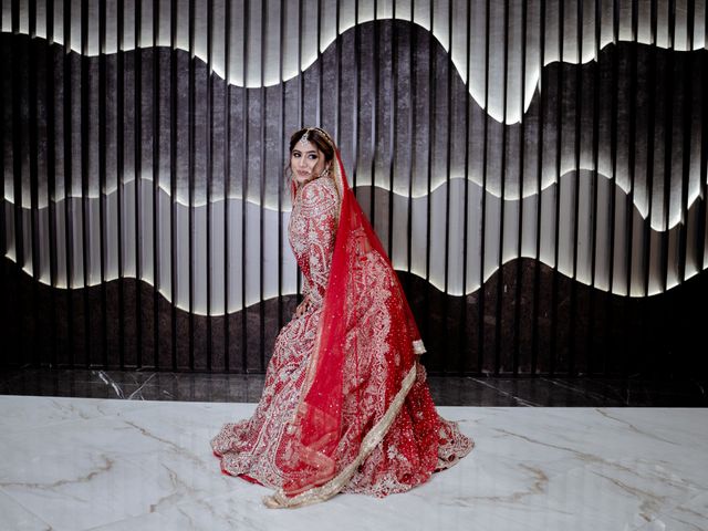 Riddhi and Tushar's wedding in Mumbai, Maharashtra 18