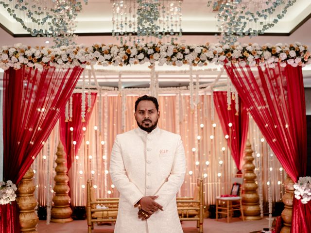 Riddhi and Tushar's wedding in Mumbai, Maharashtra 37