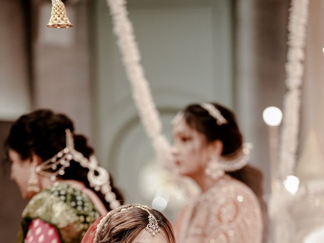 Riddhi and Tushar's wedding in Mumbai, Maharashtra 40