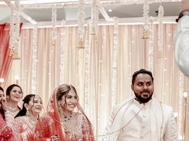 Riddhi and Tushar's wedding in Mumbai, Maharashtra 43