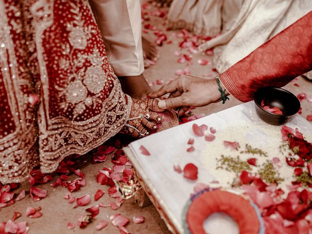 Riddhi and Tushar's wedding in Mumbai, Maharashtra 44