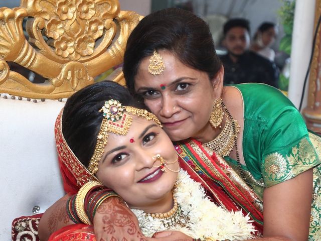 Hetal and Vijay&apos;s wedding in Vadodara, Gujarat 25