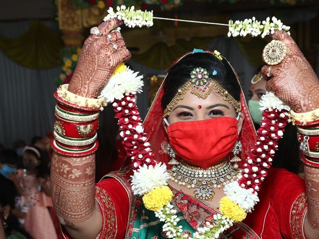 Hetal and Vijay&apos;s wedding in Vadodara, Gujarat 29