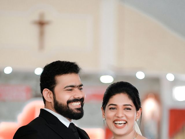 Sowmya and Joseph&apos;s wedding in Ernakulam, Kerala 47