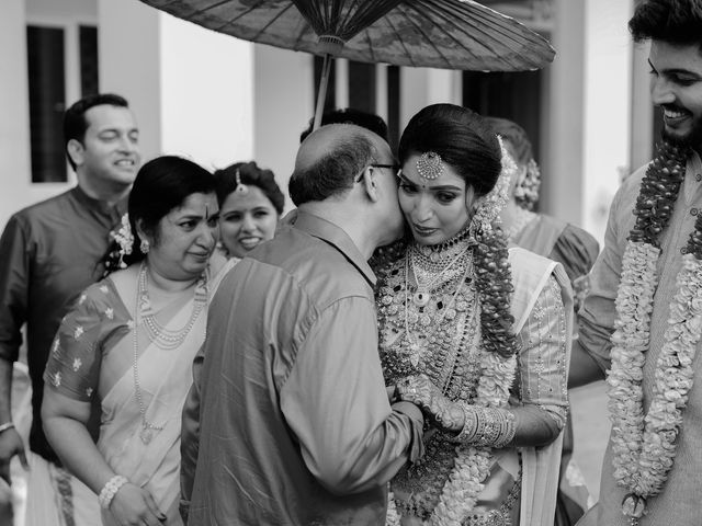 Nilmi and Vivek&apos;s wedding in Thrissur, Kerala 51