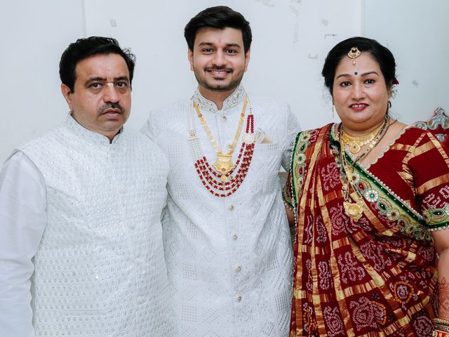 Kinjal and Paresh's wedding in Mumbai, Maharashtra 156