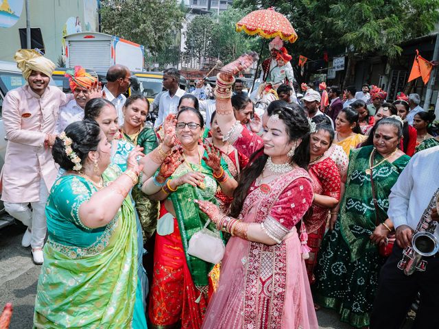 Kinjal and Paresh's wedding in Mumbai, Maharashtra 196