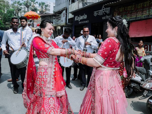Kinjal and Paresh's wedding in Mumbai, Maharashtra 199