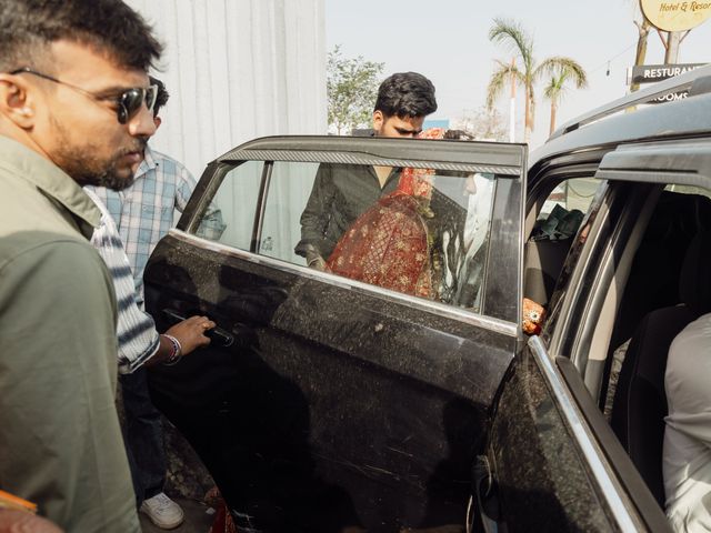 Parekshi and Paras's wedding in Dausa, Rajasthan 118