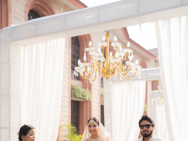 Shreya and Rahul's wedding in West Delhi, Delhi NCR 4